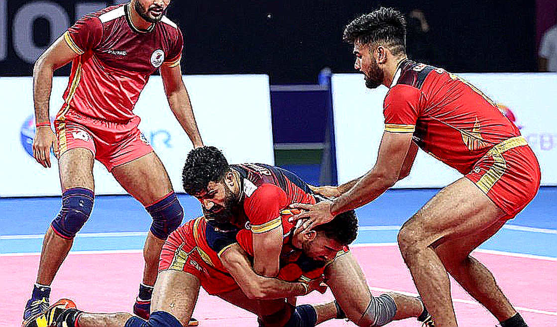 रेड-एफिशिएंसी से नीलामी तक: कबड्डी में कीमत तय करने वाला स्कोरबोर्ड